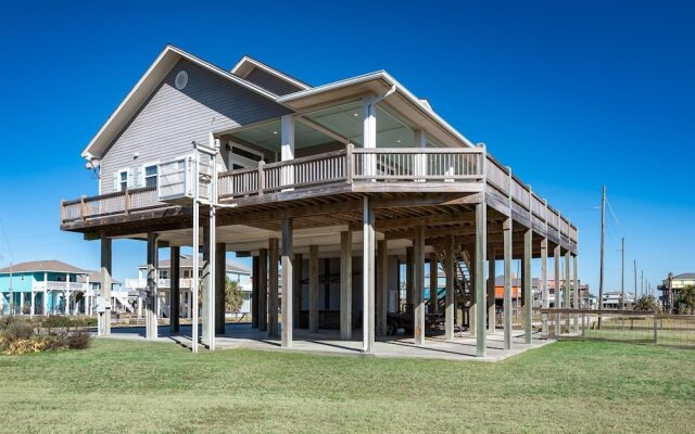 Sweetsol 4 Bedroom Home by RedAwning