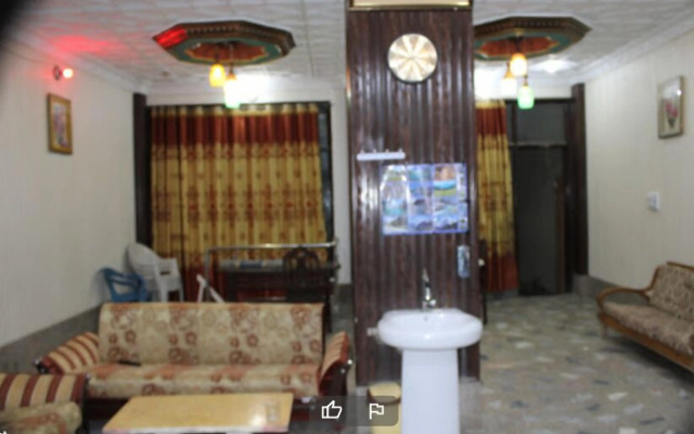 Hotel Five Star & Restaurant