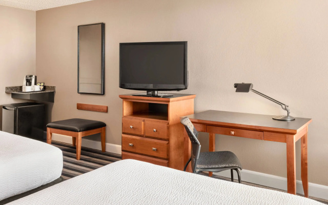 Royal Hotel Calgary, Trademark Collection by Wyndham