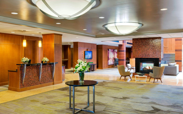 Courtyard by Marriott Boston Logan Airport