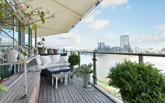 Luxury City Apartment in London Battersea Reach