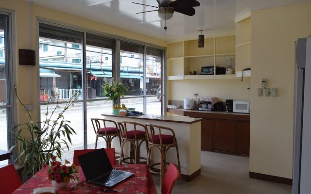 Budget Rooms White Beach