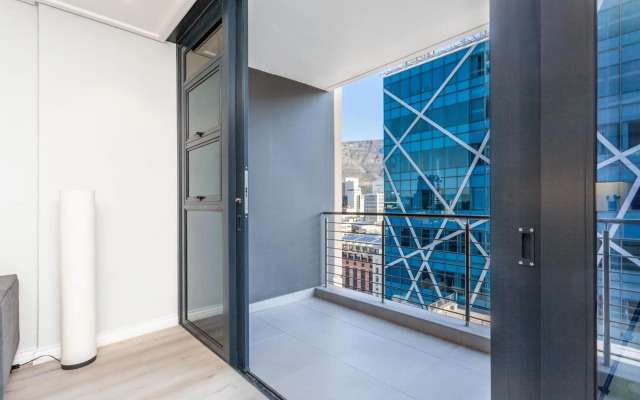 Luxuriuous 1 Bedroom in 16 on Bree