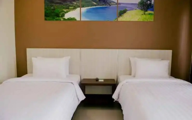Simfony Hotel Alor