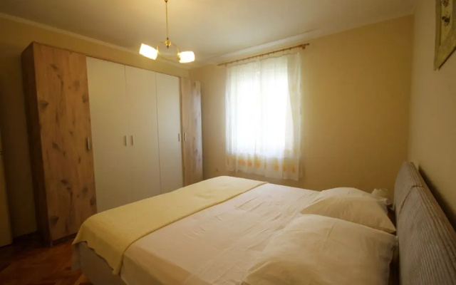 Comfortable Apartment, Zadar Borik, up To 5 Persons