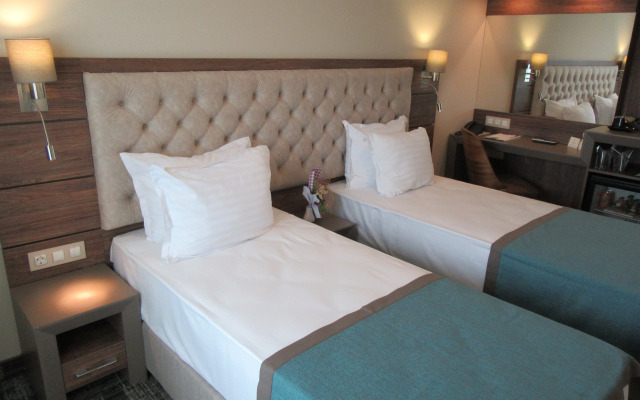 Hotel Cherno More