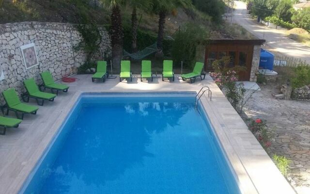 Maviay Hotel
