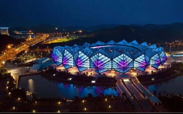 Lavande Hotels Shenzhen Longgang Dayun Center Jixiang Metro Station