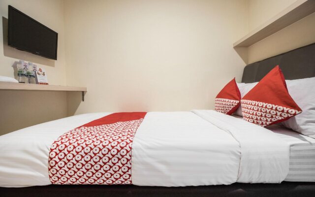 Balcon Biru By OYO Rooms