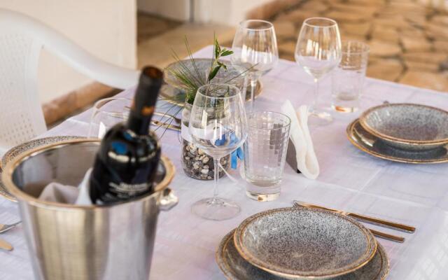 Merlyn Rooms into the nature, 100m from the beach