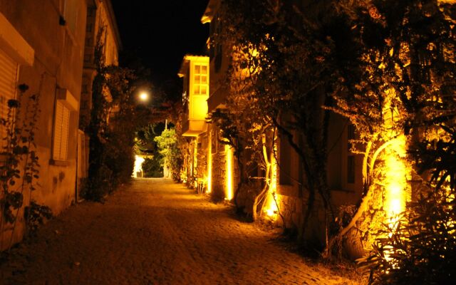 Begonvil Otel Alacati