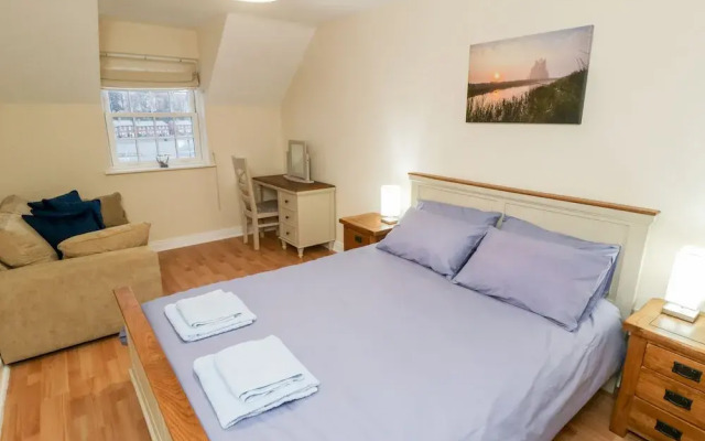 Marina Apartment