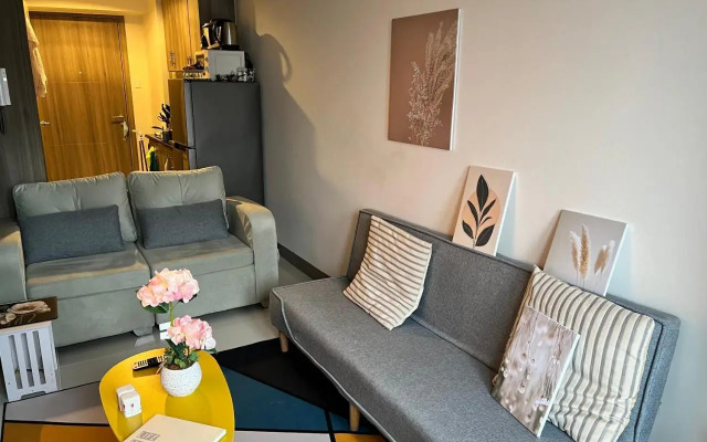 Beautiful 1bed condo Nr Airport, MOA, Makati, Bay