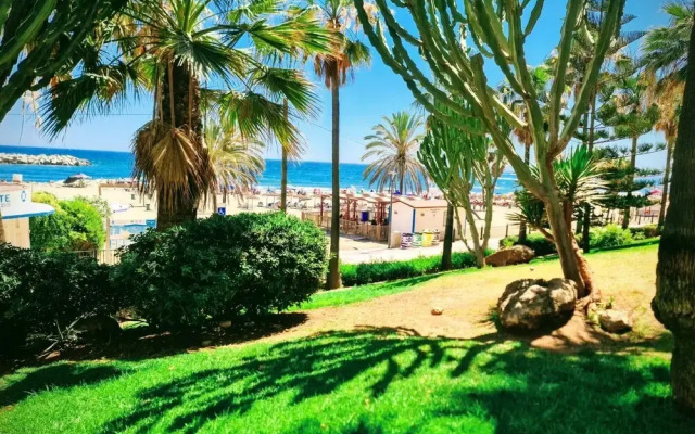 Room in Guest Room - Private Room With Beautiful sea View