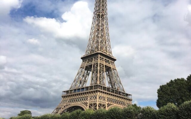 Tour Eiffel Gros Caillou