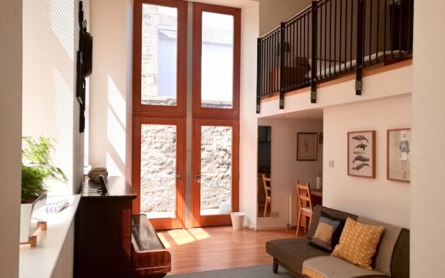 1 Bedroom Mezzanine Flat