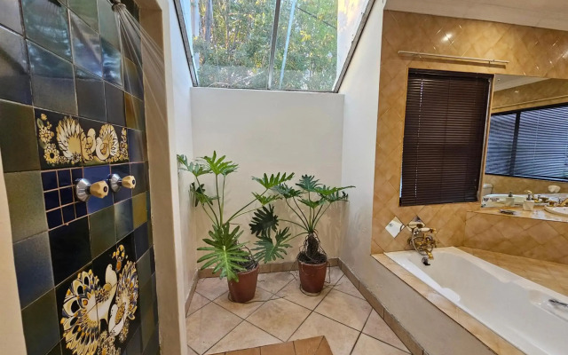 Bettie's Luxury Lodge