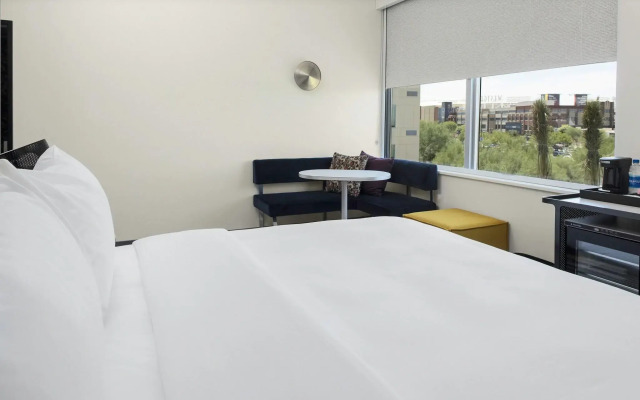 Aloft Glendale at Westgate