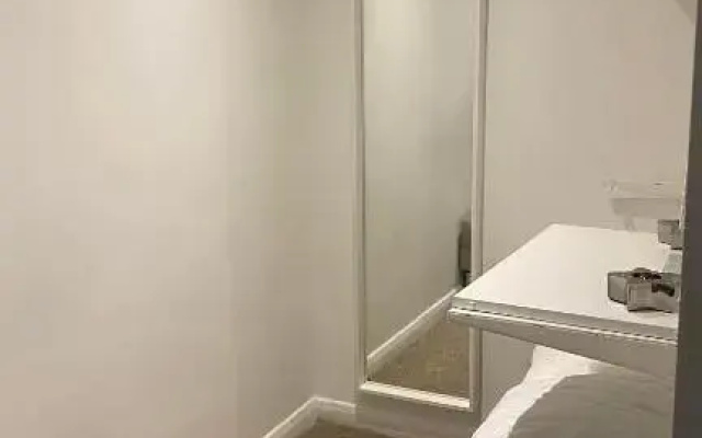 DealHouse F7- Apartments