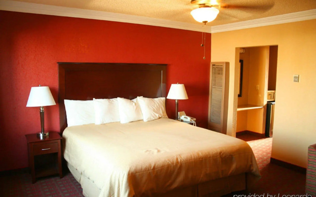 Pacific Inn & Suites