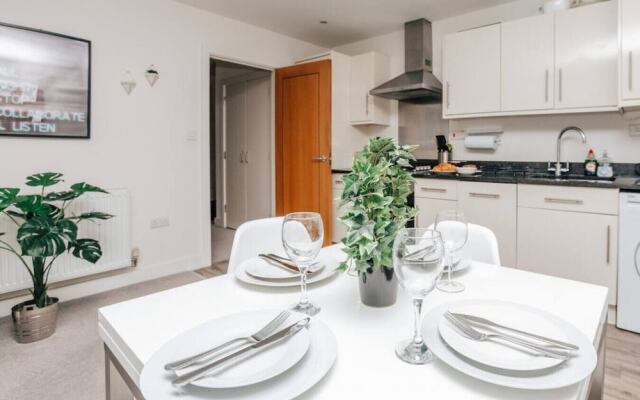 Central Modern Flat Sleeps 6 - Dedicated Parking