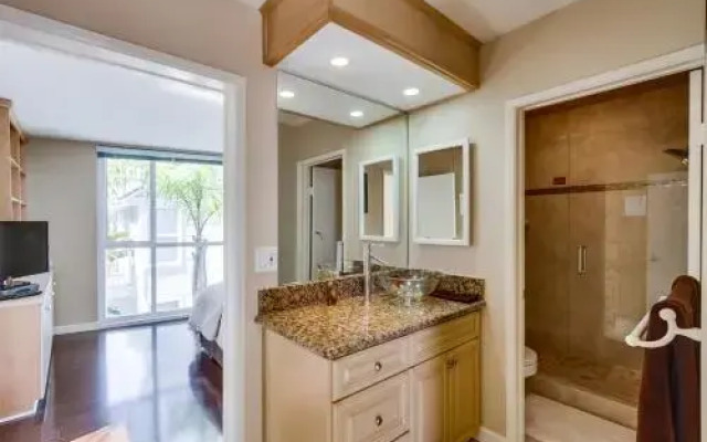 Waterfront Getaway 7 Townhouse