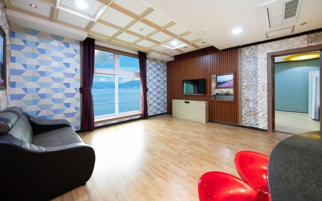 Yeosu The King Pension