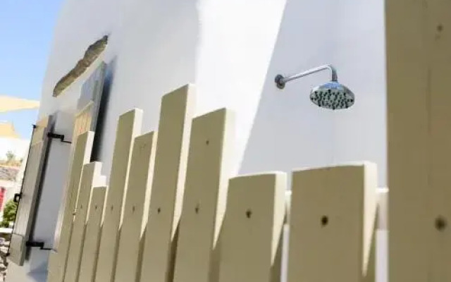 Cycladic beauty and tranquillity in Kostos, Paros