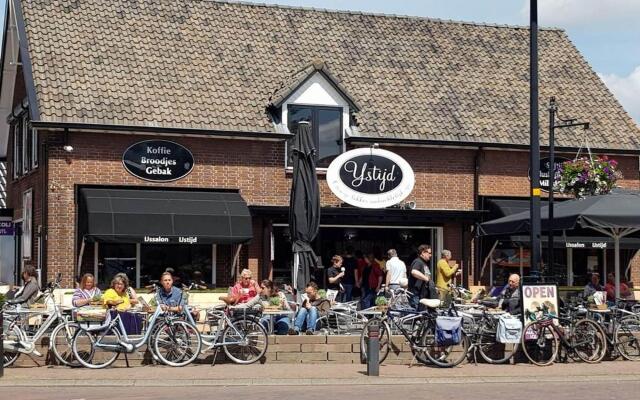 Inviting bungalow in Gelderland with garden