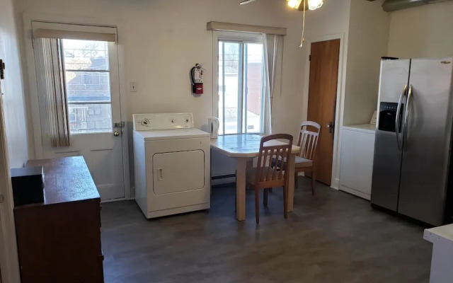 Apartment near Metro Monk Station