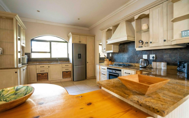 6 Bedroom Tuscan Styled Home in Umdloti Beach