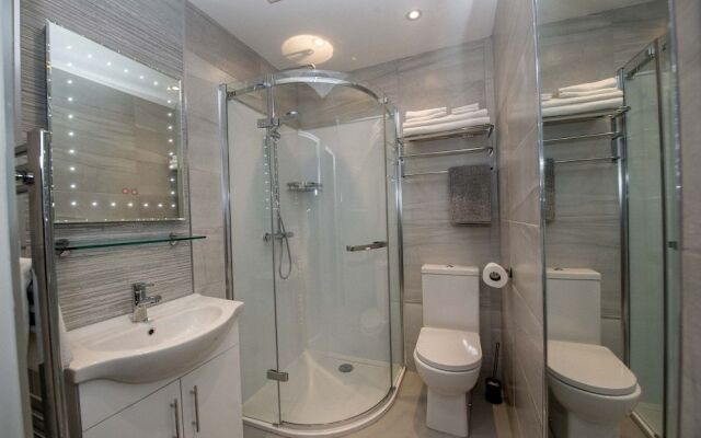 The James Suites