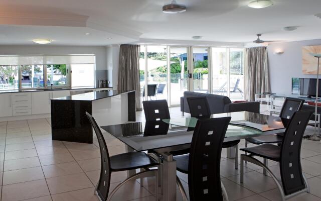 Waters Edge Apartment