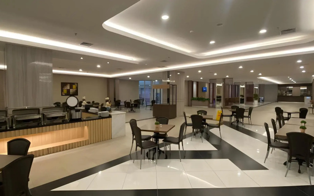 Maleo Town Square Hotel