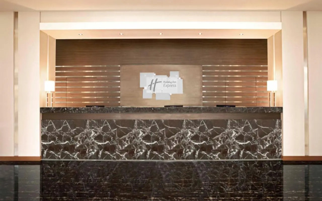 Holiday Inn Express Jakarta International Expo