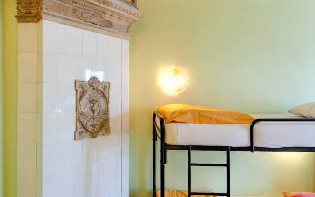 Funky Backpackers Hostel & Apartments