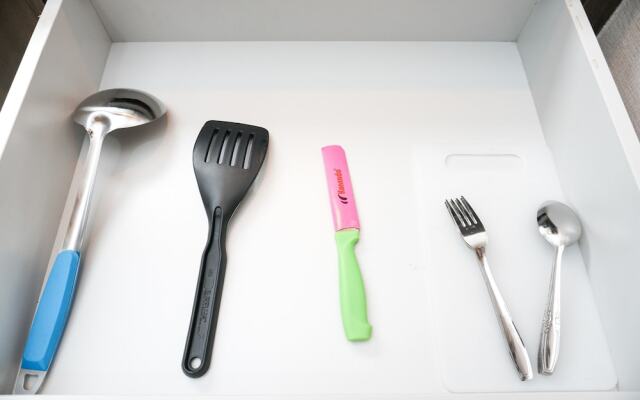 Minimalist Style Puri Orchard Studio Apartment