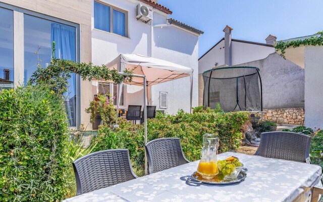 Amazing Apartment in Medulin With Wifi and 2 Bedrooms
