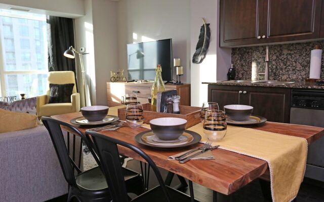 Neptune Townflats Premier 2 Bedrooms Condo Downtown Toronto