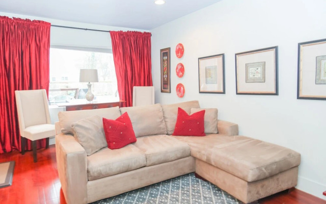 Modern Blue Ultra Chic Nashville Retreat