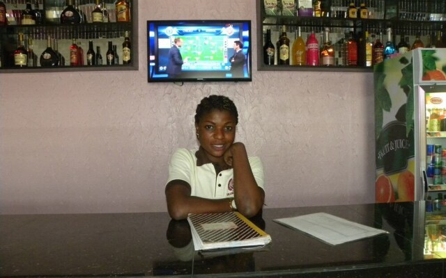 Grandy Suites Hotel