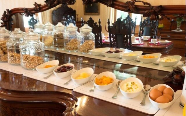Sussex House Bed & Breakfast