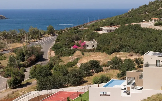 Luxurious Villa Dias With Tennis Court by Estia