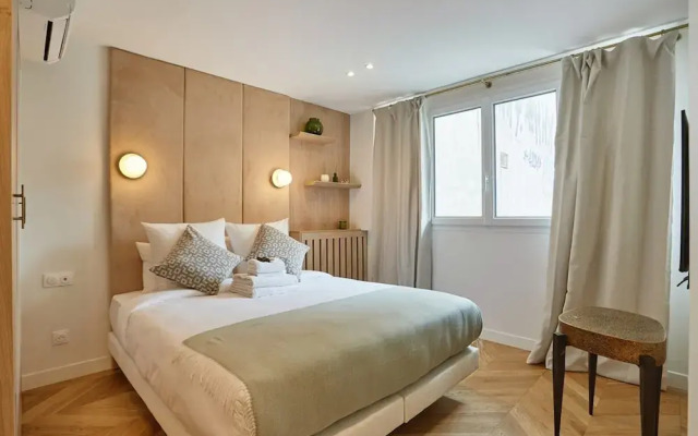 Apartment in the Center of Paris