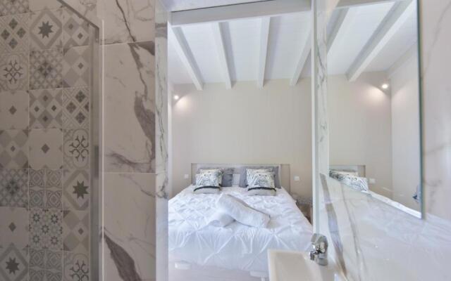 THE WHITE HOUSE BEAUSOLEIL- Monaco Border