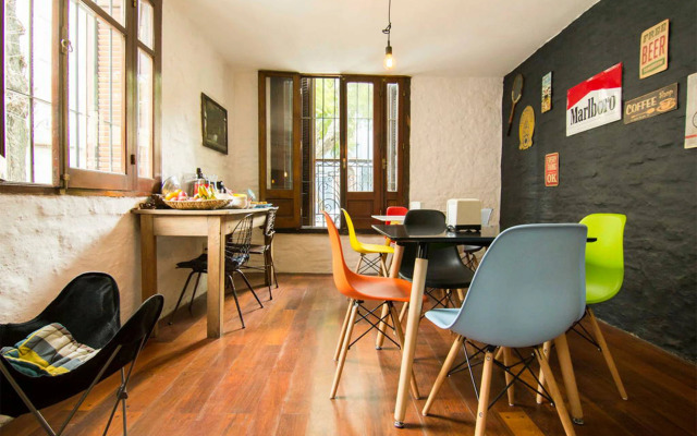 MedioMundo Hostel