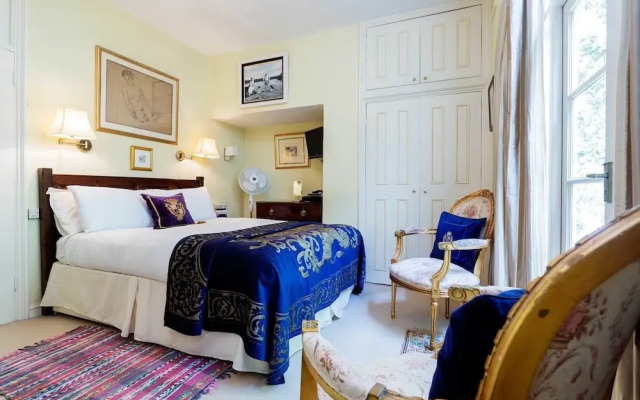 Queen's Gate Gardens