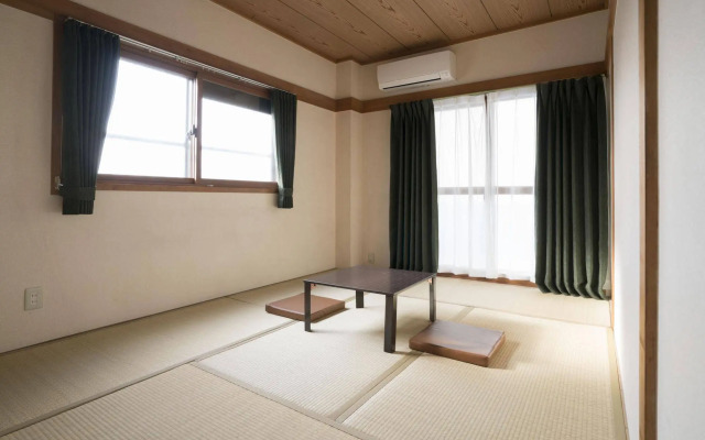 Tsubaki House