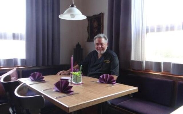 Hotel-Restaurant Zum Goldenen Hahnen