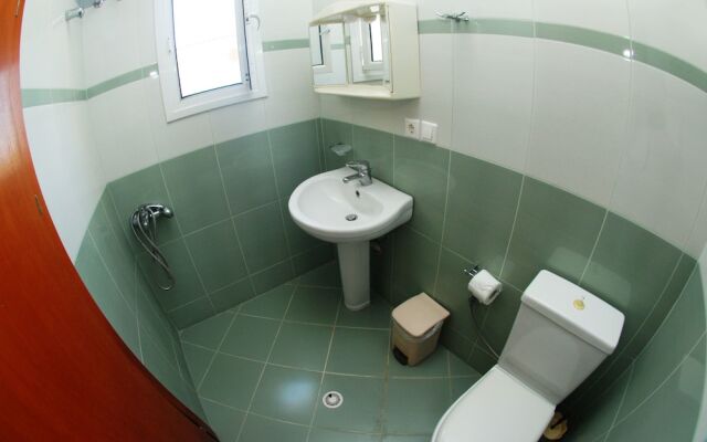 Tiku's Apartments